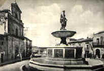 Fontana Ercole, tolta negli anni' 60.