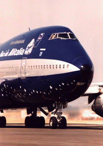 Boeing 747-200 Baci Perugina durante il rullaggio all'aeroporto di Milano Malpensa