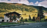 Nauders, Austria. Pensione con Motoinsegna (guardate bene sotto al cartello...)